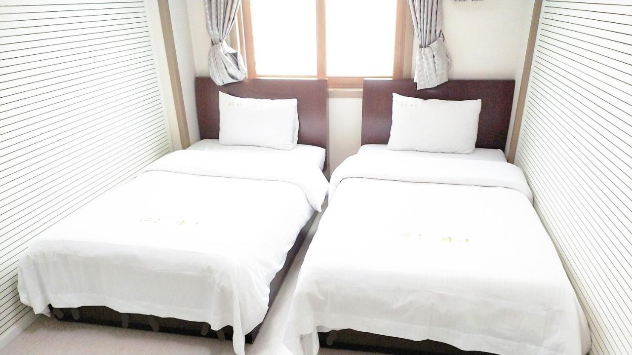 Golden Park Hotel Jeju Exterior photo
